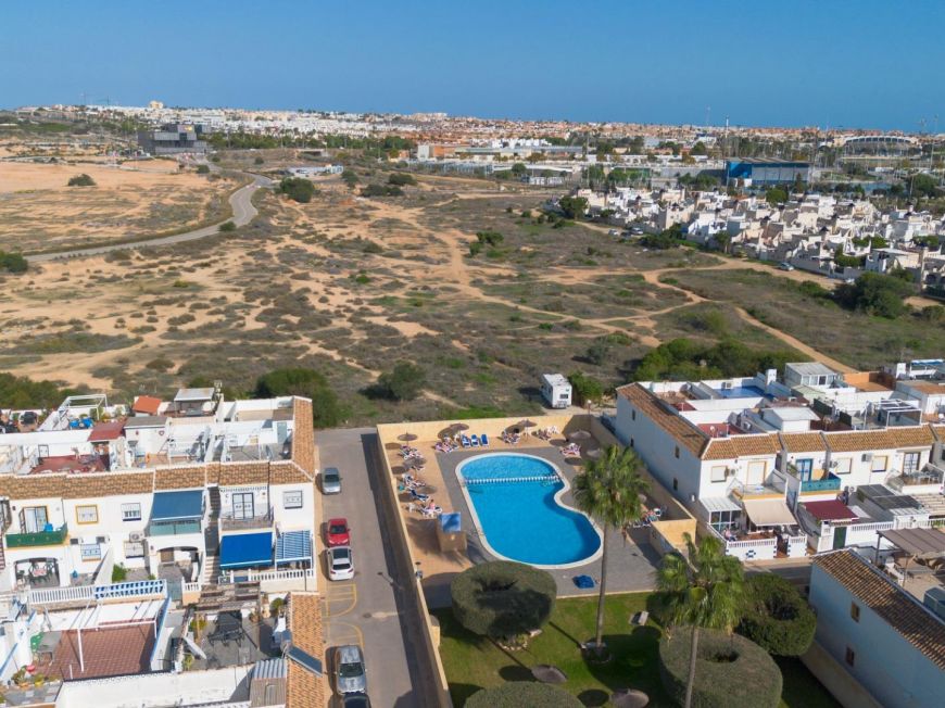 Španělsko Cozy Ground-Floor Bungalow with Garden in Torrevieja