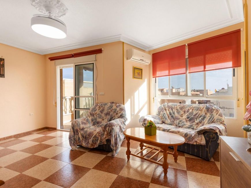 Espanha 2 bedroom apartment just 100 meters from the beach in La Mata!!