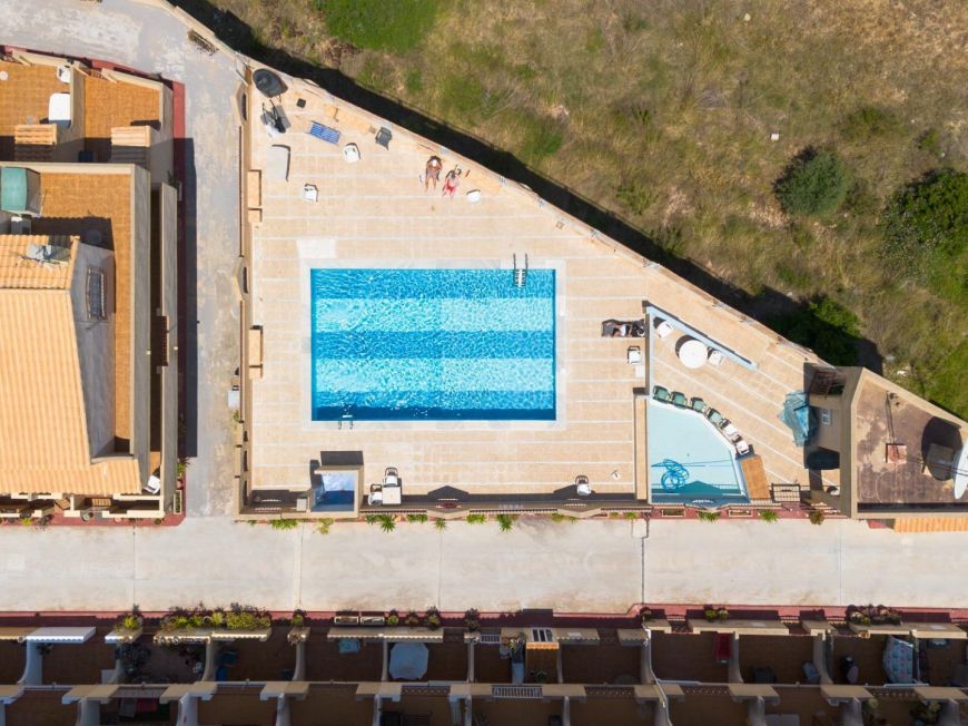 Испания Светлый трехэтажный дом на продажу – Южная ориентация, рядом с пляжем