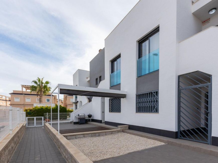 Espanha Top Floor Bungalow with Private Solarium – Oasis Beach 7, Punta Prima (Torrevieja)