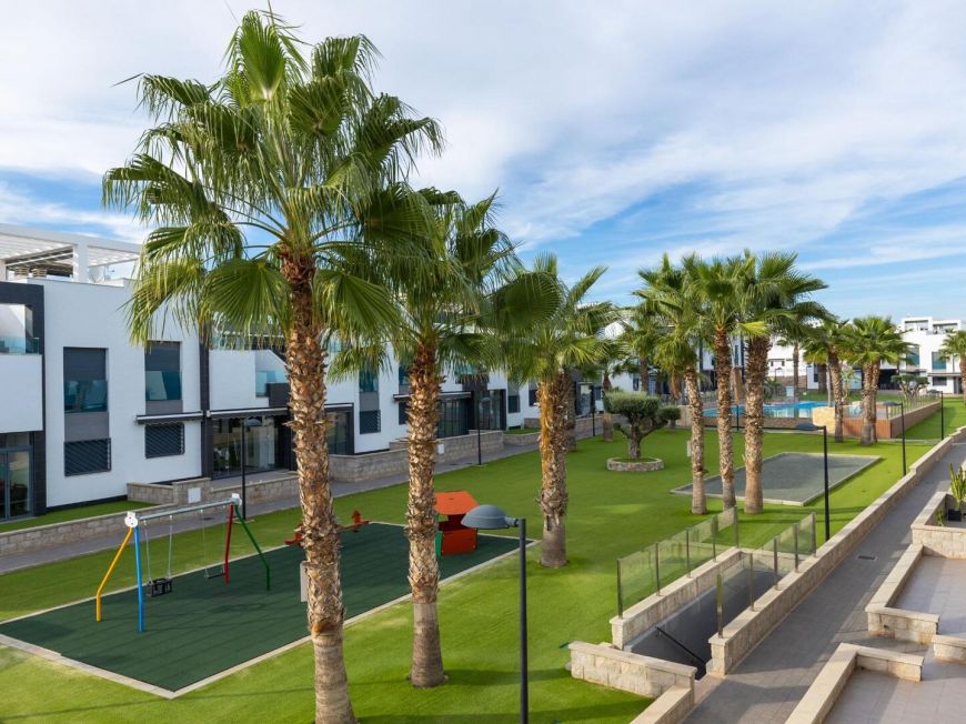 Espanha Top Floor Bungalow with Private Solarium – Oasis Beach 7, Punta Prima (Torrevieja)