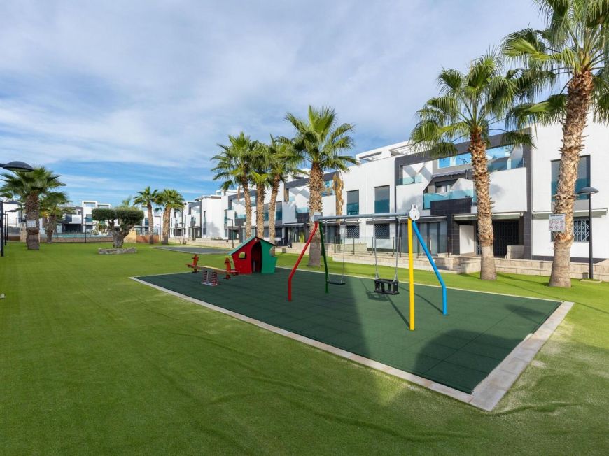 Espanha Top Floor Bungalow with Private Solarium – Oasis Beach 7, Punta Prima (Torrevieja)