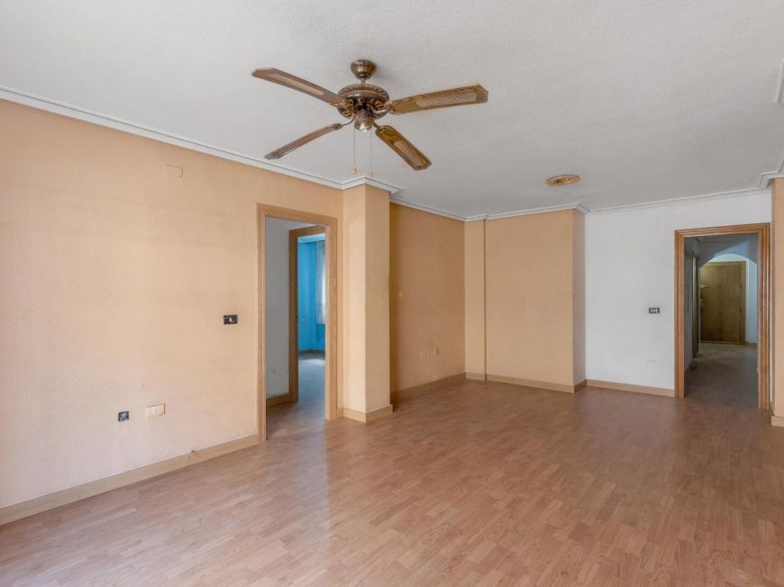 España Piso con orientación sur a solo 500 m de la Playa del Cura, Torrevieja