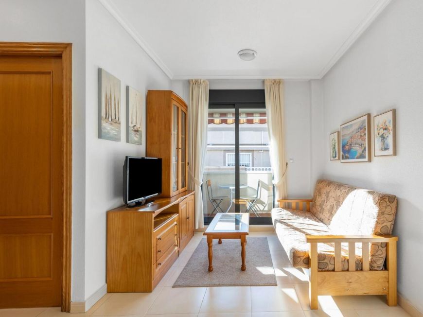 España Oportunidad impecable de 2 dorm con SOL