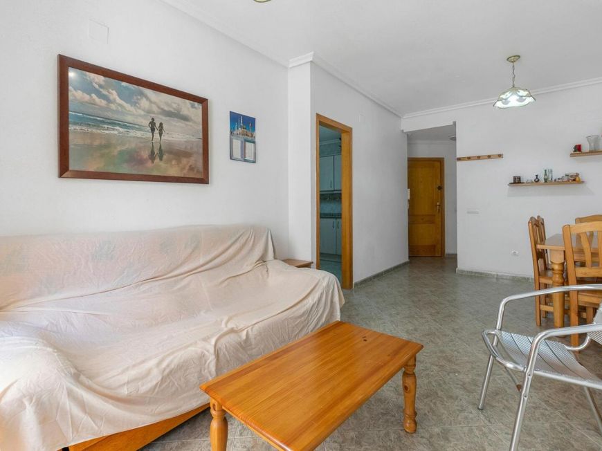 España Planta baja de 2 dormitorios y 2 baños en segunda línea