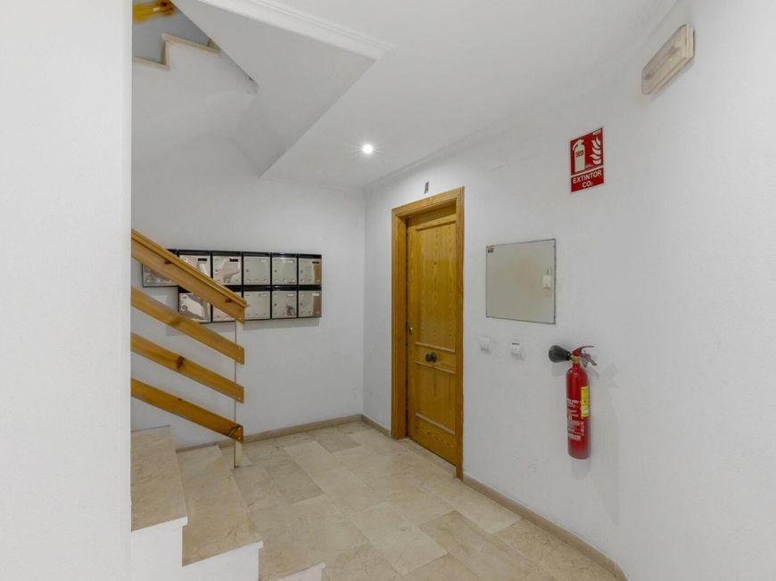 España Planta baja de 2 dormitorios y 2 baños en segunda línea