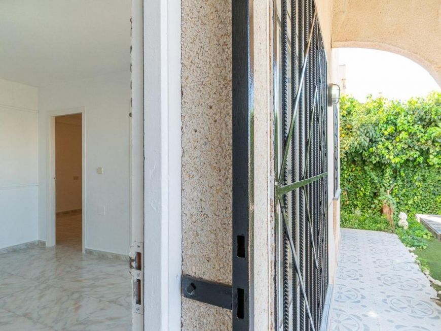 Španělsko 2 bedroom opportunity in Doña Ines