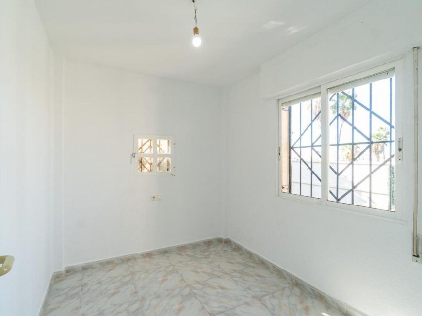 Španělsko 2 bedroom opportunity in Doña Ines