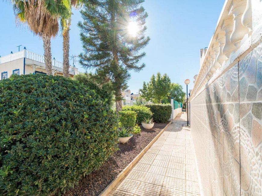 Španělsko 2 bedroom opportunity in Doña Ines