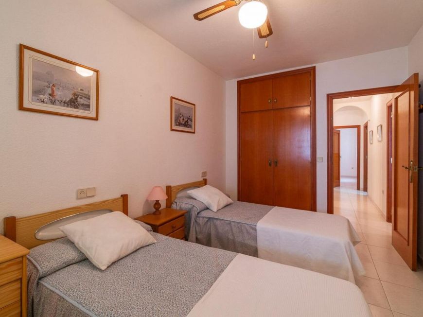 Španělsko 95 m2 apartment with 2 bedrooms and garage included, 350m from Cura and Los Locos beaches