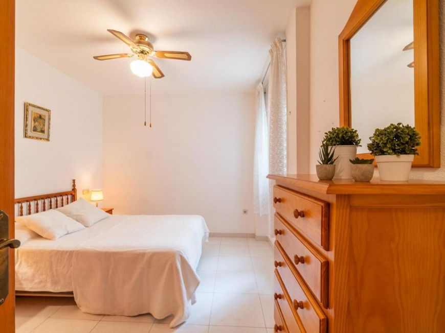 Španělsko 95 m2 apartment with 2 bedrooms and garage included, 350m from Cura and Los Locos beaches