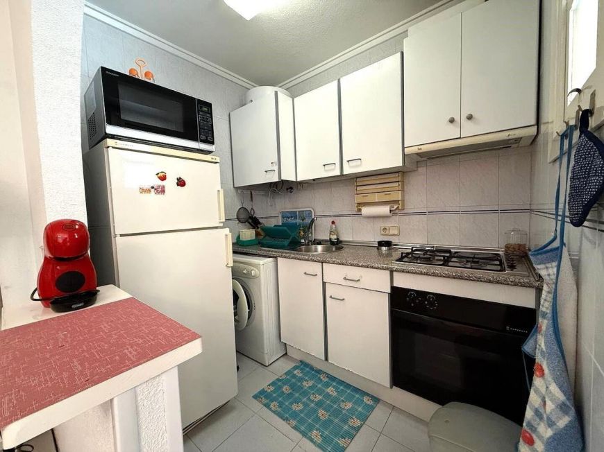 Испания Апартаменты с 2 спальнями, окнами на улицу, в 200 метрах от пляжа + окнами на юг + общий бассейн