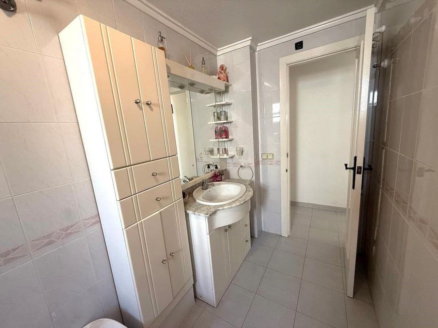 Испания Апартаменты с 2 спальнями, окнами на улицу, в 200 метрах от пляжа + окнами на юг + общий бассейн