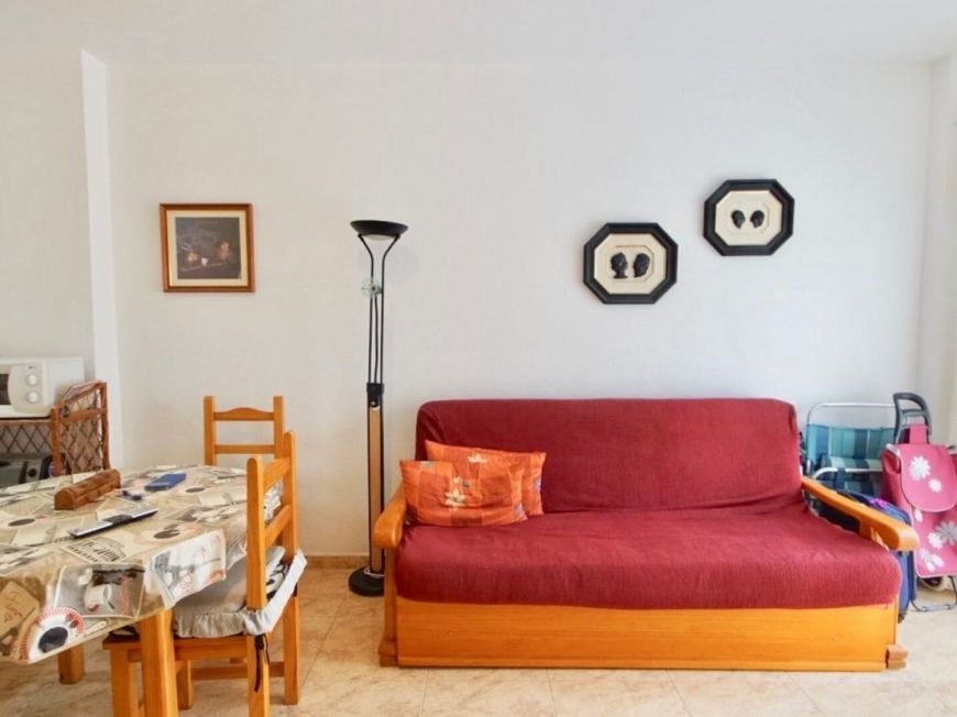 Spanien Helle 1-Zimmer-Wohnung mit Terrasse neben Mercadona - Busbahnhof