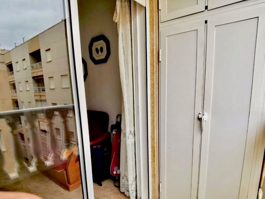 Spanien Helle 1-Zimmer-Wohnung mit Terrasse neben Mercadona - Busbahnhof