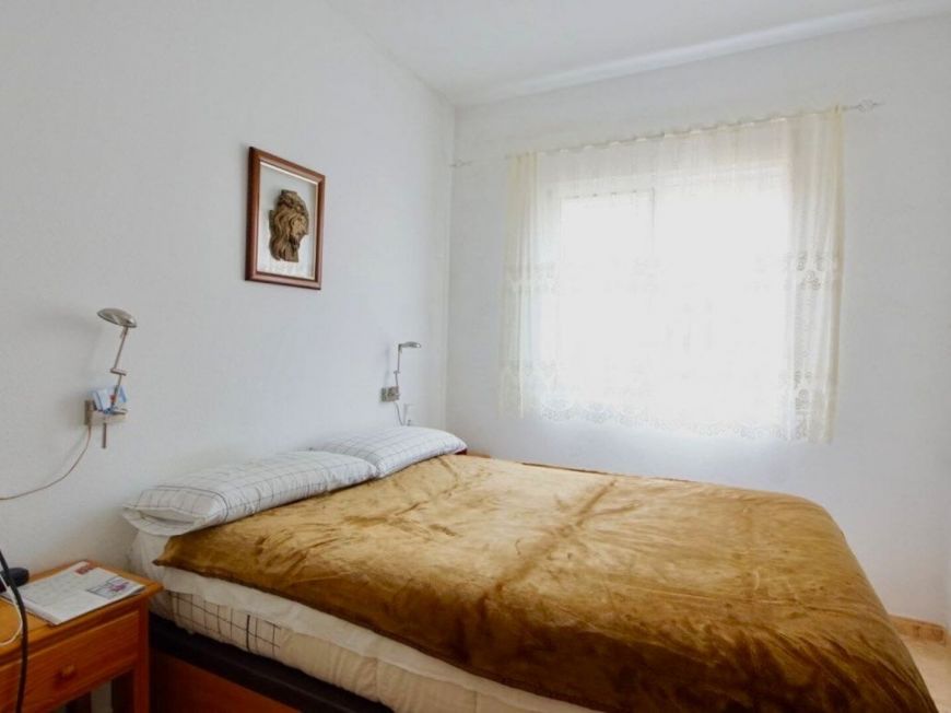 Spanien Helle 1-Zimmer-Wohnung mit Terrasse neben Mercadona - Busbahnhof