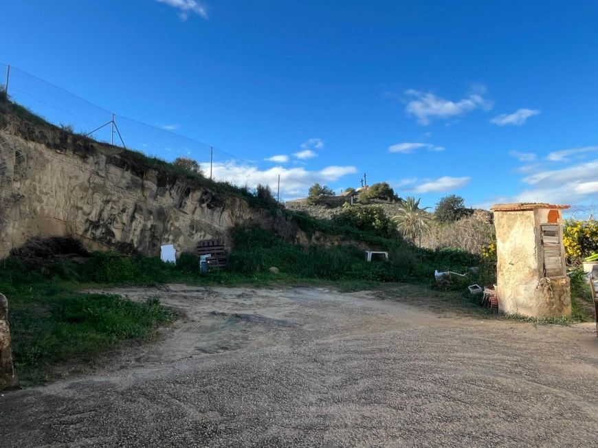 Španělsko RENOVATION OPPORTUNITY! 2 HOUSES + 160 m2 PLOT IN ROJALES