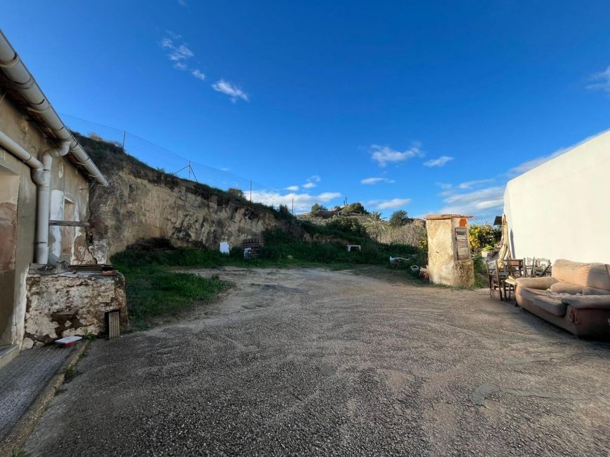 Španělsko RENOVATION OPPORTUNITY! 2 HOUSES + 160 m2 PLOT IN ROJALES