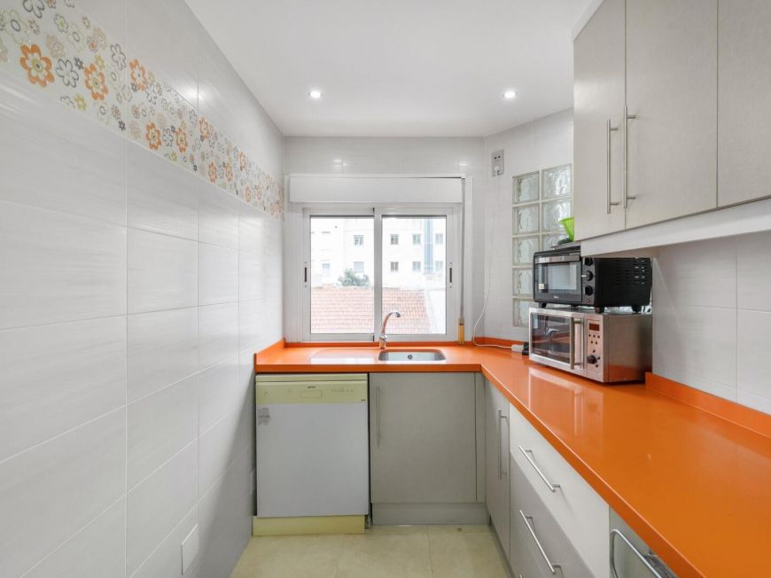 Испания Spacious 4-bedroom apartment in central area – Calle San Pascual (next to Calle Orihuela)