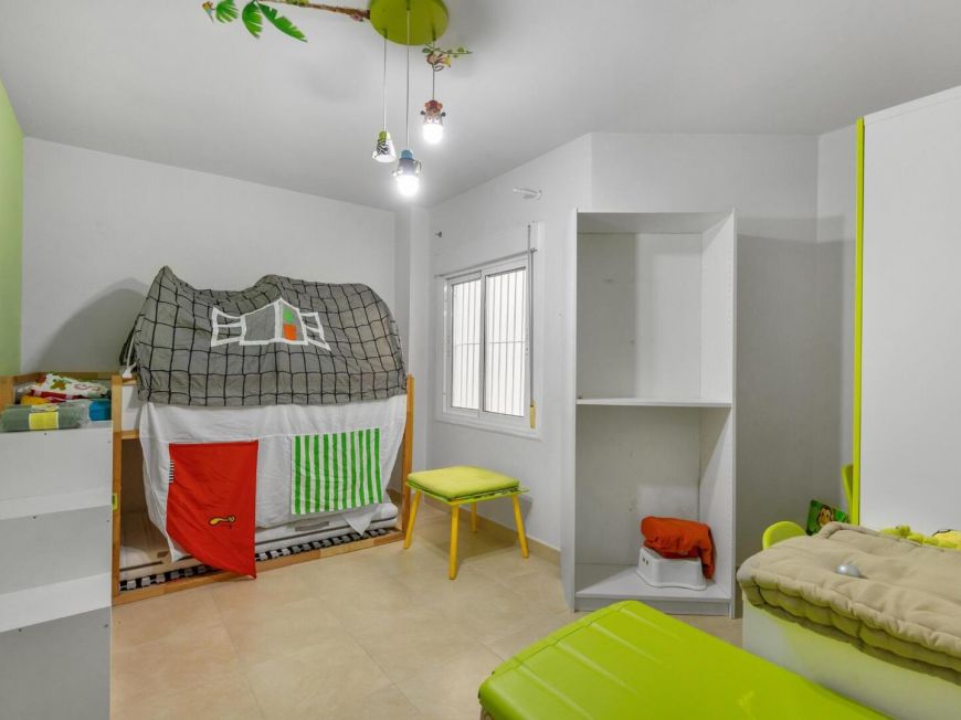 Испания Spacious 4-bedroom apartment in central area – Calle San Pascual (next to Calle Orihuela)