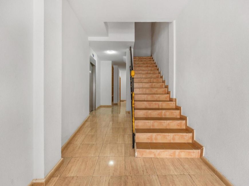 Испания Spacious 4-bedroom apartment in central area – Calle San Pascual (next to Calle Orihuela)