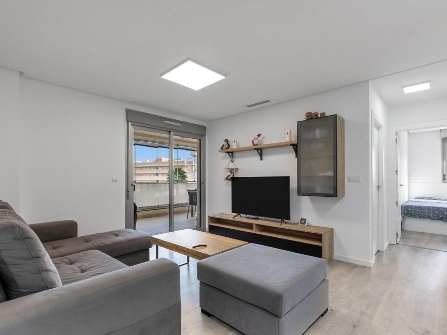 Španělsko Resale opportunity with 3 bedrooms and 2 bathrooms