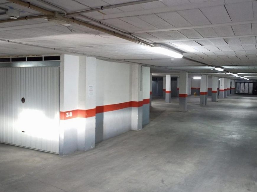 Spain Opportunity!! Enclosed parking space in Torrevieja