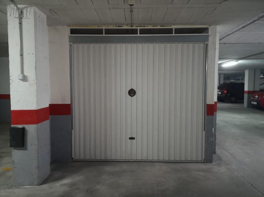 Spain Opportunity!! Enclosed parking space in Torrevieja