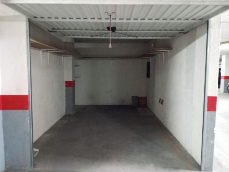Spain Opportunity!! Enclosed parking space in Torrevieja