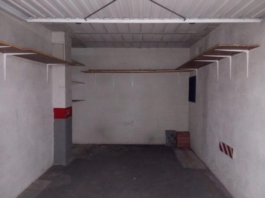 Spain Opportunity!! Enclosed parking space in Torrevieja