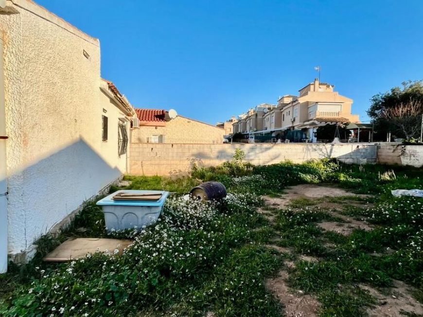 Španělsko Opportunité de rénovation à Aguas Nuevas, terrain de près de 600 m2