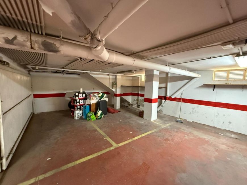 Španělsko Opportunity: enclosed garage