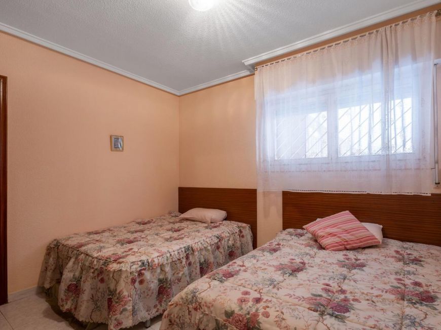 Španělsko Bedroom Apartment with Pool Views in Torrevieja