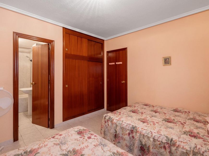 Španělsko Bedroom Apartment with Pool Views in Torrevieja