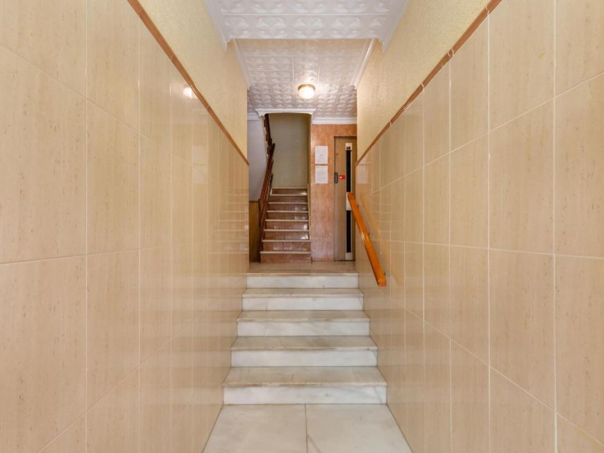 Španělsko 3-bedroom apartment in the heart of Torrevieja, next to the seafront and new marina