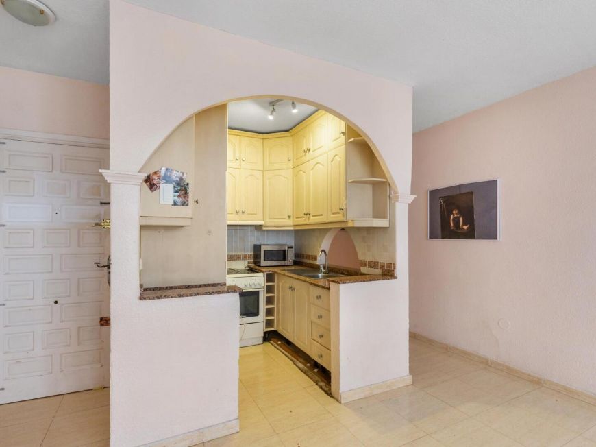 Španělsko 3-bedroom apartment in the heart of Torrevieja, next to the seafront and new marina