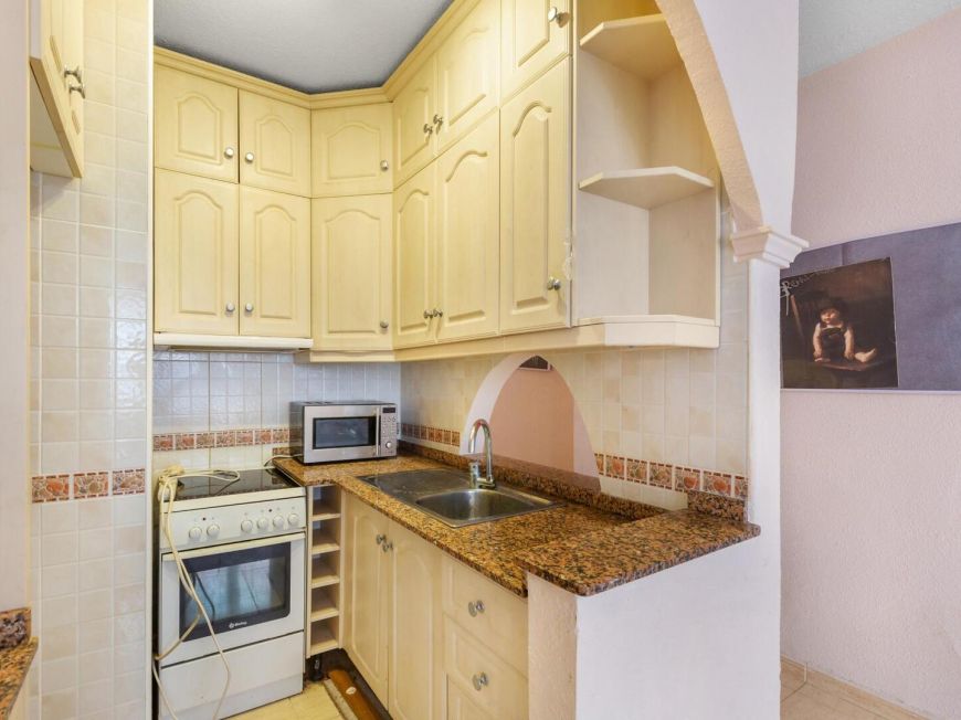 Španělsko 3-bedroom apartment in the heart of Torrevieja, next to the seafront and new marina