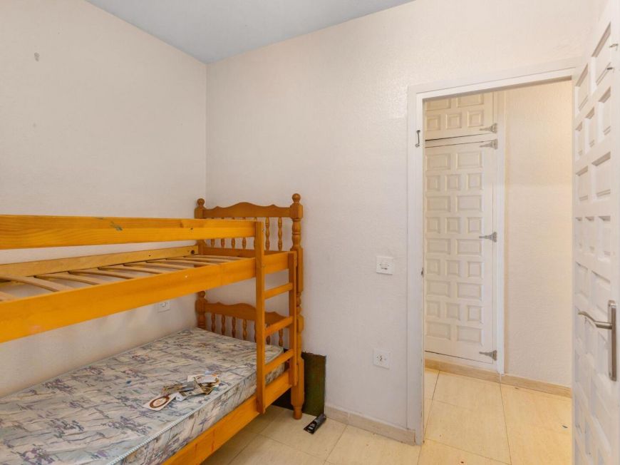 Španělsko 3-bedroom apartment in the heart of Torrevieja, next to the seafront and new marina