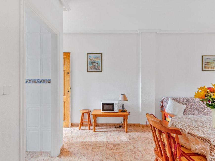 Španělsko Fantastic two-bedroom apartment in the St. James Park Residential complex with communal pool and private solarium