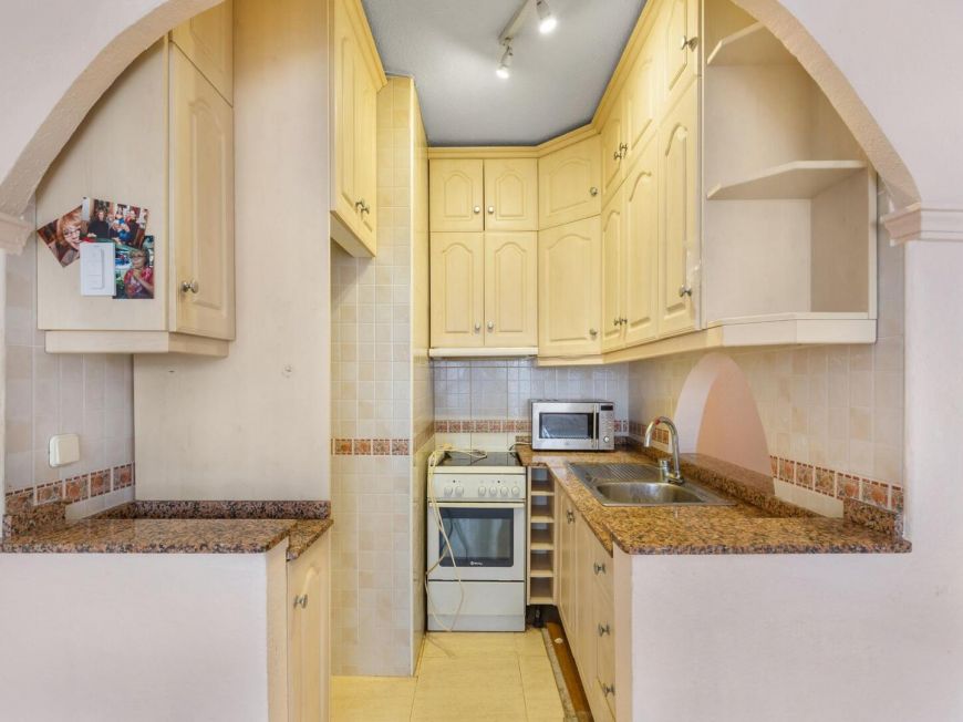 Španělsko 3-bedroom apartment in the heart of Torrevieja, next to the seafront and new marina