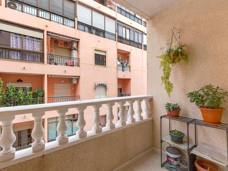 Španělsko Opportunity for 2 bedrooms with 2 bathrooms