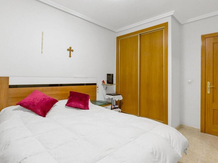 Španělsko Opportunity for 2 bedrooms with 2 bathrooms