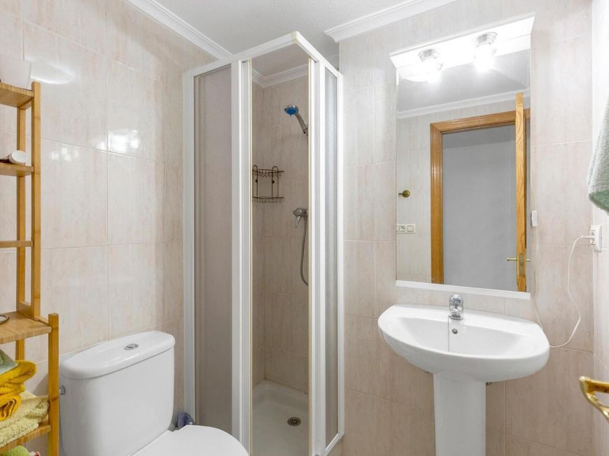 Španělsko Opportunity for 2 bedrooms with 2 bathrooms