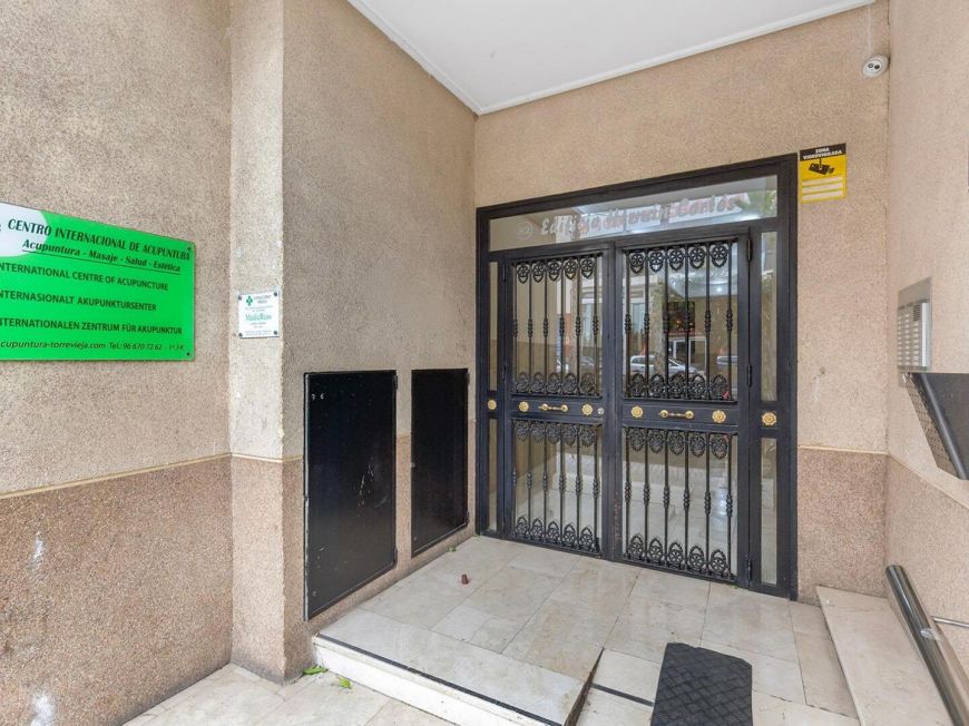 Španělsko Opportunity for 2 bedrooms with 2 bathrooms