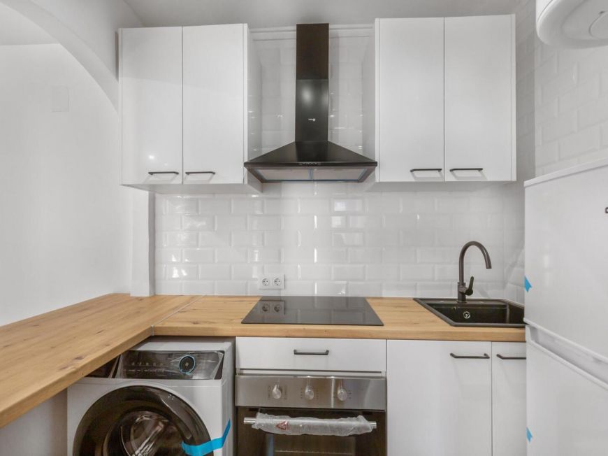 Španělsko Renovated first-floor apartment with sea views, pool, tennis court and parking