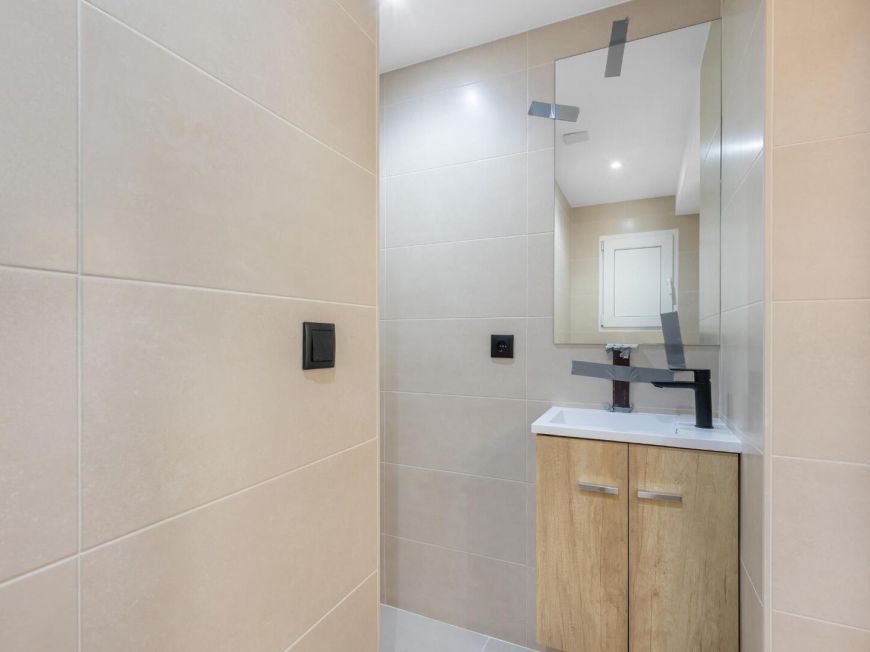 Španělsko Luxury Seafront Apartment in La Mata – Fully Renovated and Move-In Ready