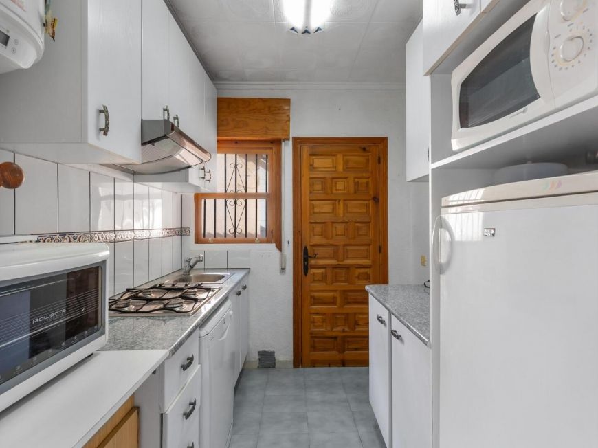 Španělsko Opportunity: Chalet with large 317 m2 plot in El Chaparral – La Siesta