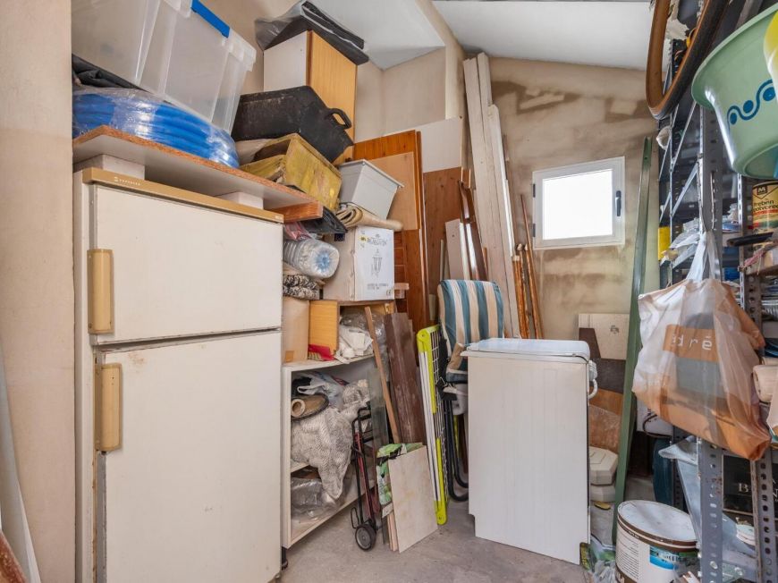 Španělsko Opportunity: Chalet with large 317 m2 plot in El Chaparral – La Siesta