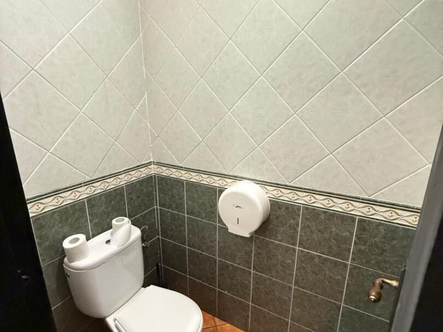 Španělsko Commercial Premises in Torrevieja Center – Excellent Investment Opportunity