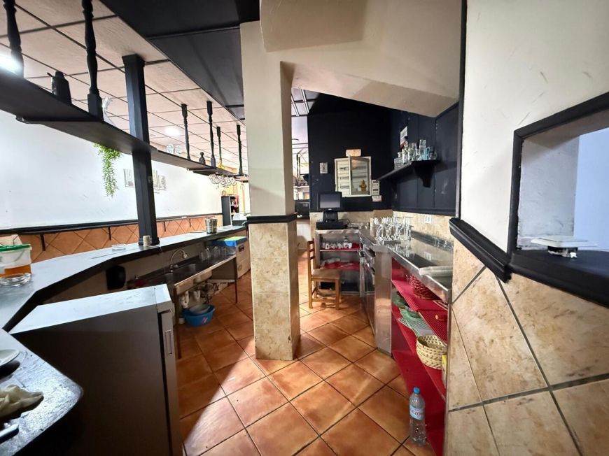 Španělsko Commercial Premises in Torrevieja Center – Excellent Investment Opportunity